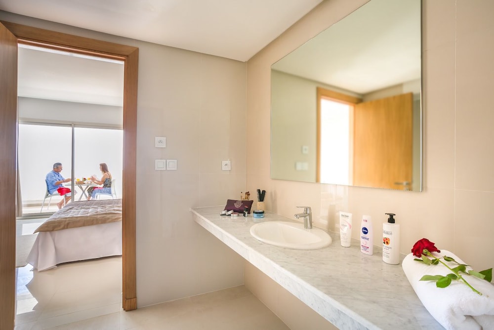 Superior Double Room, Pool View photo 2