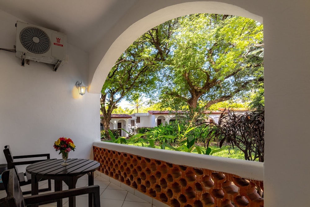 Deluxe Double or Twin Room - Garden View photo 2
