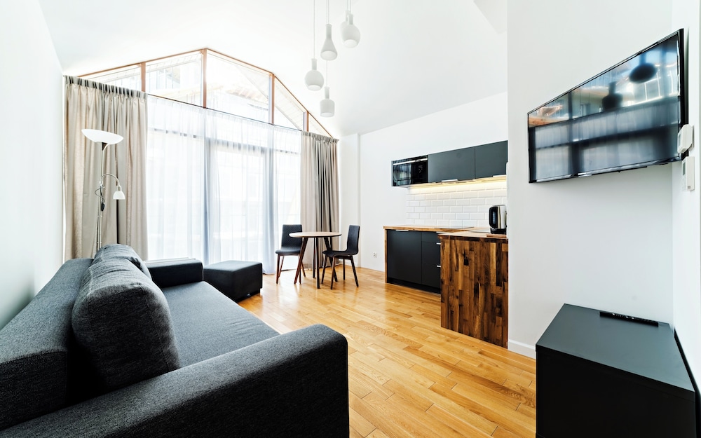 Apartment (262)