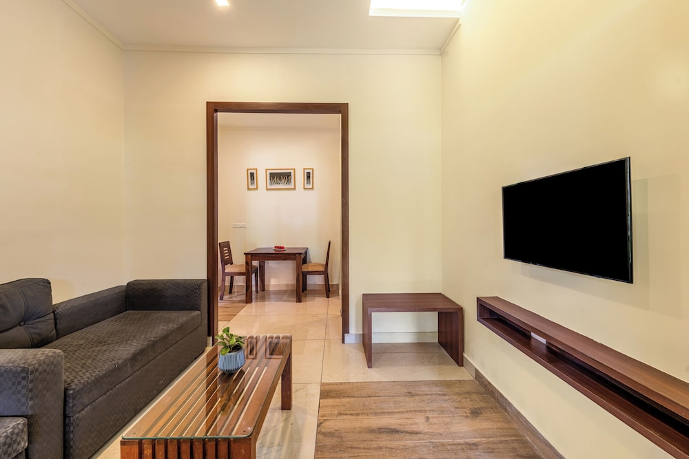 Pool View Suite with Sit-out