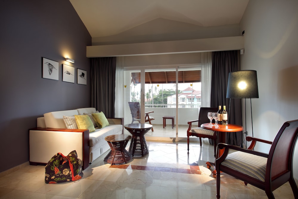 Junior Suite Poolside