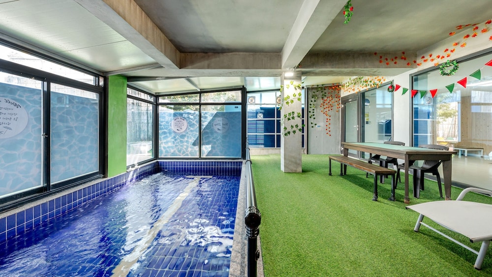Basic Room, 1 Bedroom (A101 Pool Villa)