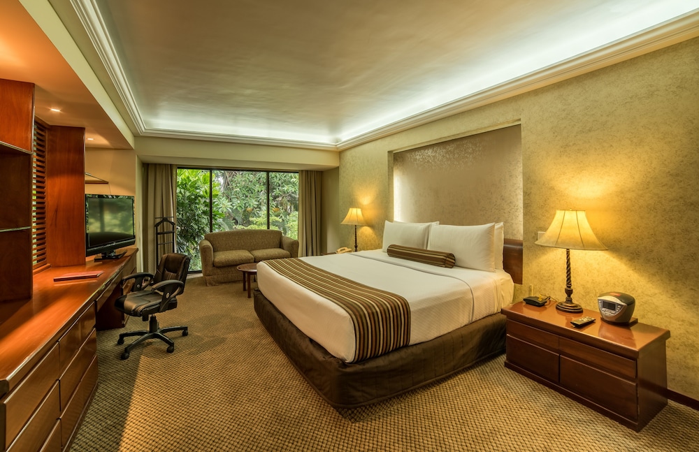 Presidential Suite, 1 King Bed, Non Smoking photo 2