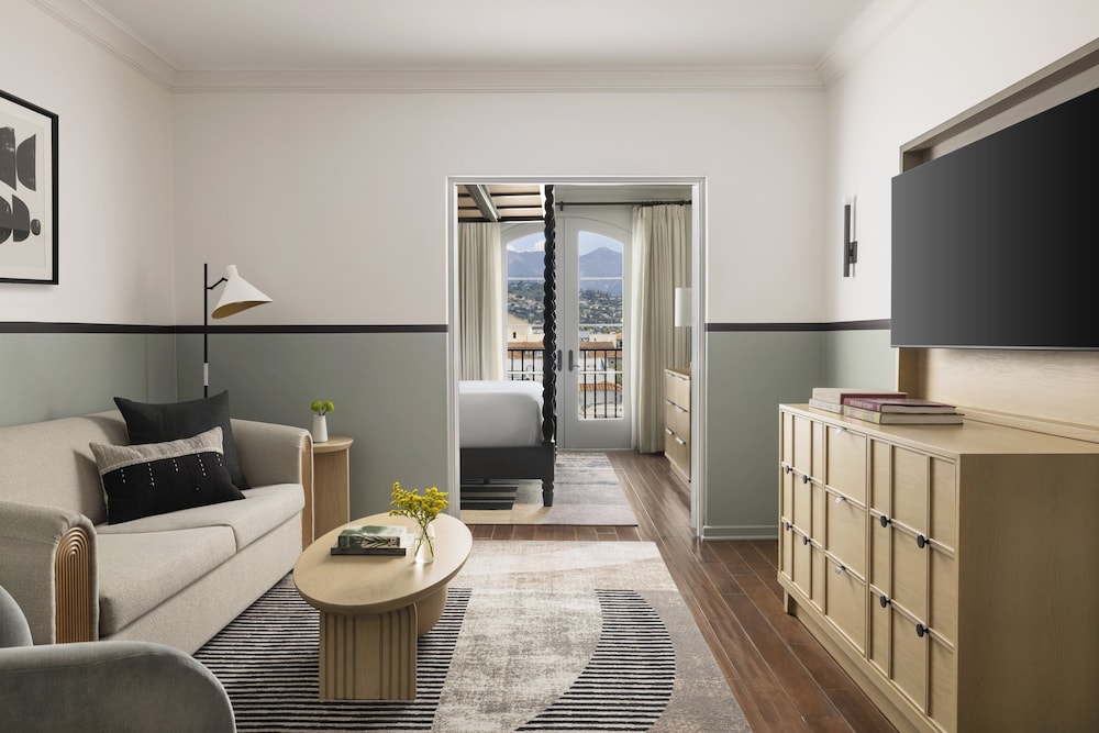 Suite, 1 Bedroom, Balcony (Juliet Balcony)