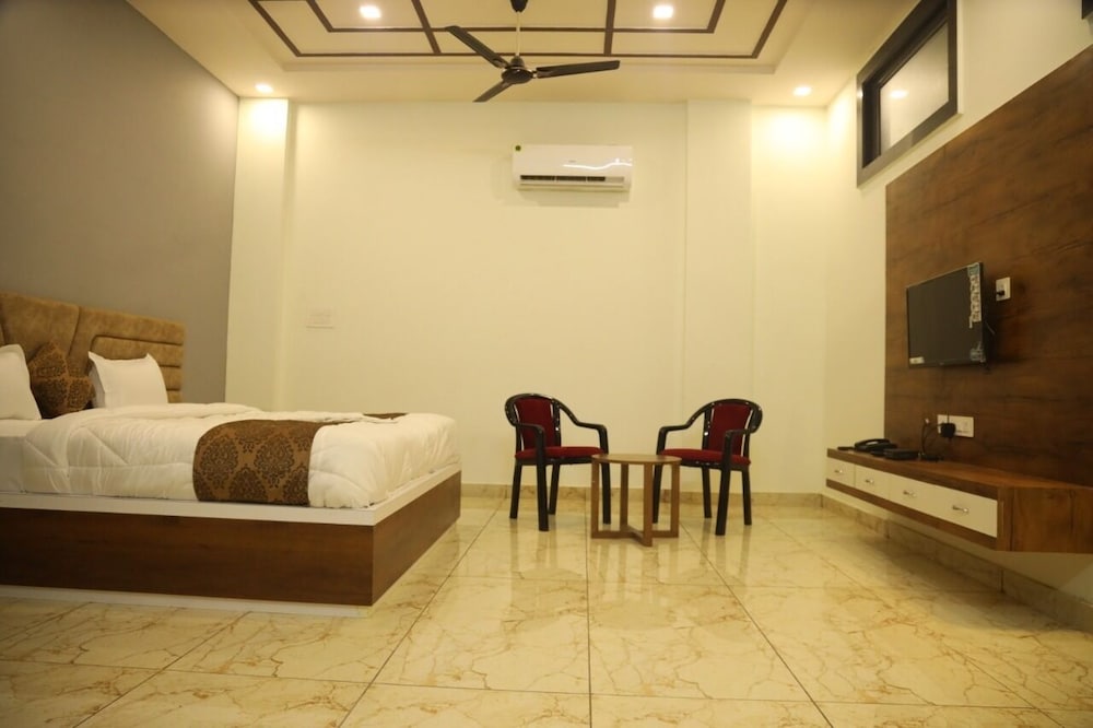 Royal Room
