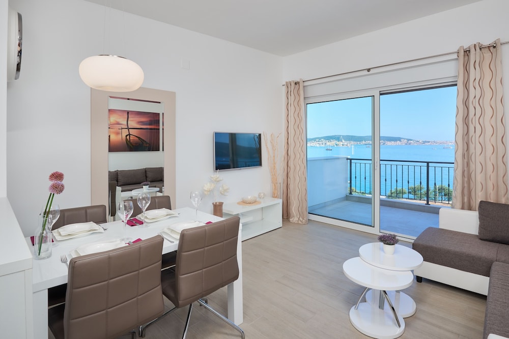 Exclusive Apartment, 2 Bedrooms (Penthouse)