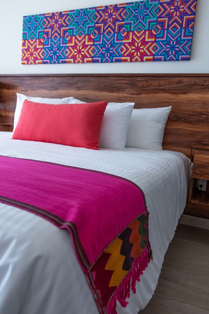 Junior Room, Partial Ocean View