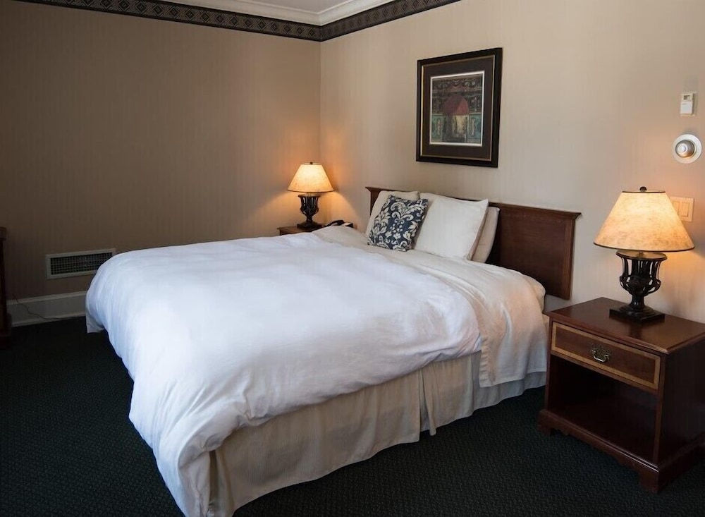 Standard Room, 1 King Bed - Photo 2