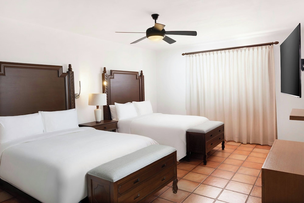 Suite, 3 Bedrooms, Balcony (Oceanfront)