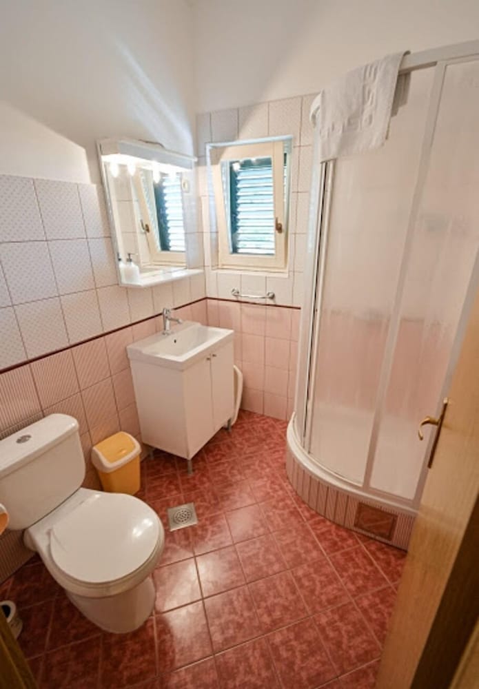 Apartment (Ani - with pool and hot tub - A3 Juzn) photo 1