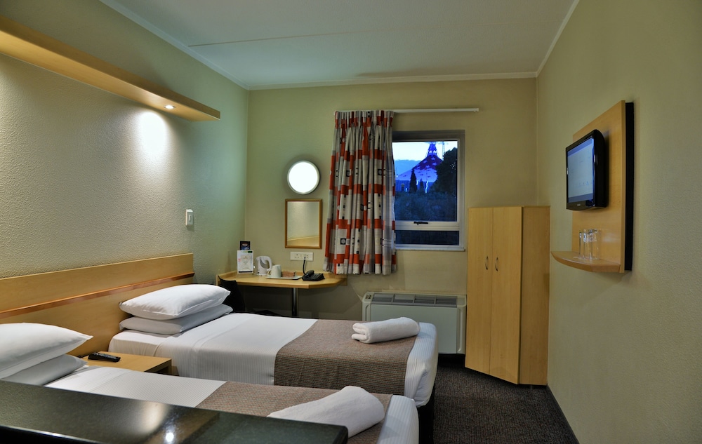 Twin Room, Non Smoking photo 3