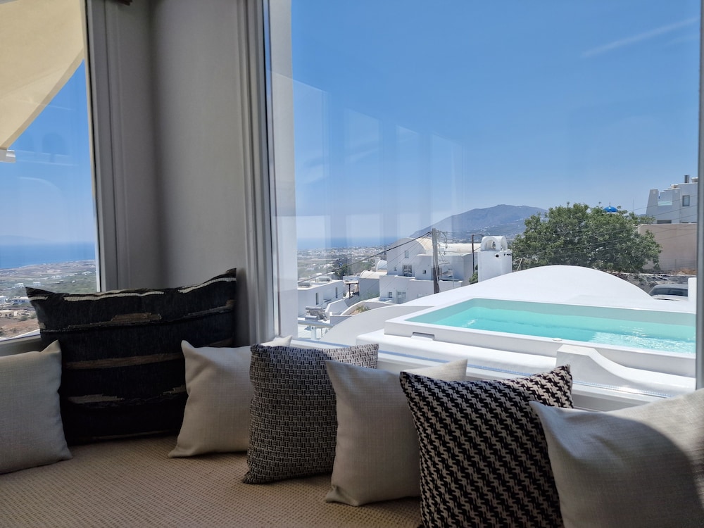 Signature Suite with Outdoor Hot Tub and Sea View - Photo 15