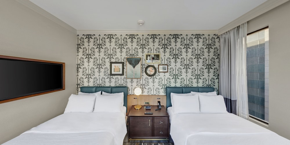 Standard Room, 2 Double Beds, Accessible, Non Smoking (Communications) - Photo 3