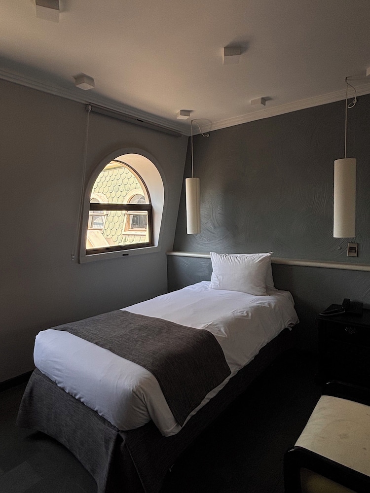 Basic Single Room - Photo 1