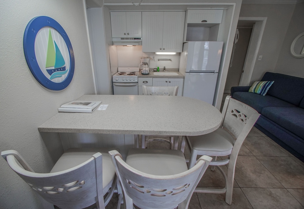 Waterfront State Room