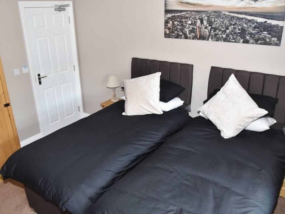 Standard Double or Twin Room, Ensuite photo 1