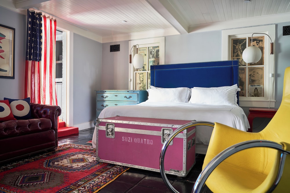 Suite, 1 King Bed (Five)