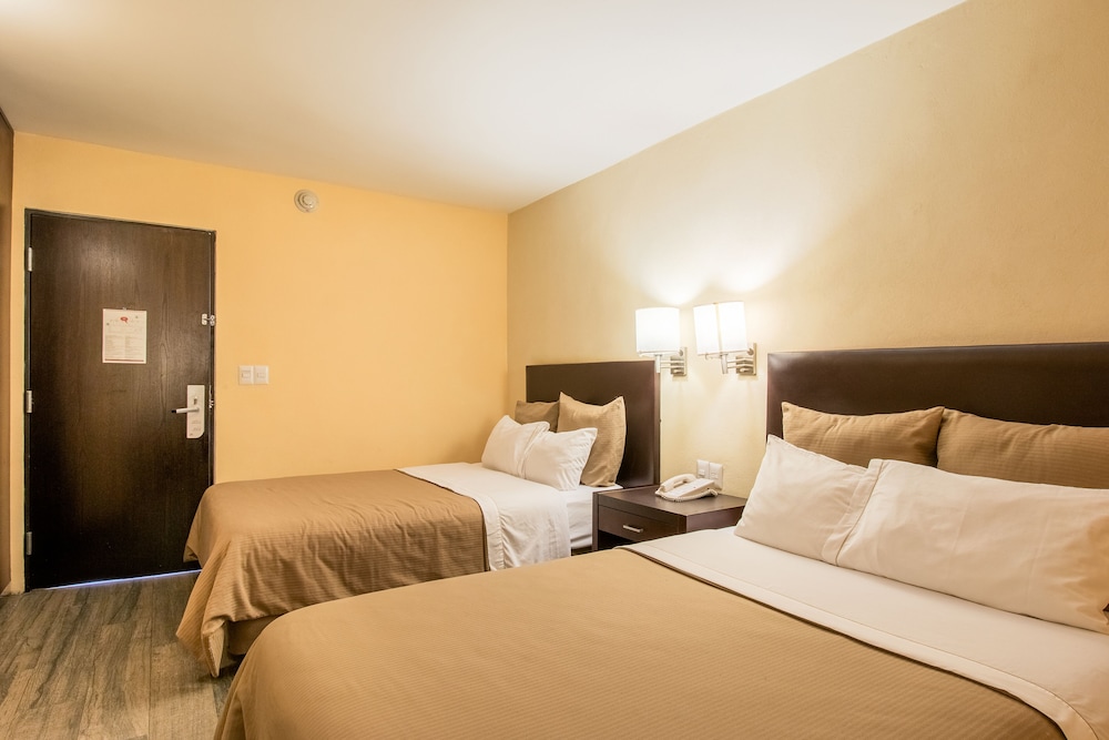 Standard Double Room, 2 Double Beds - Photo 8