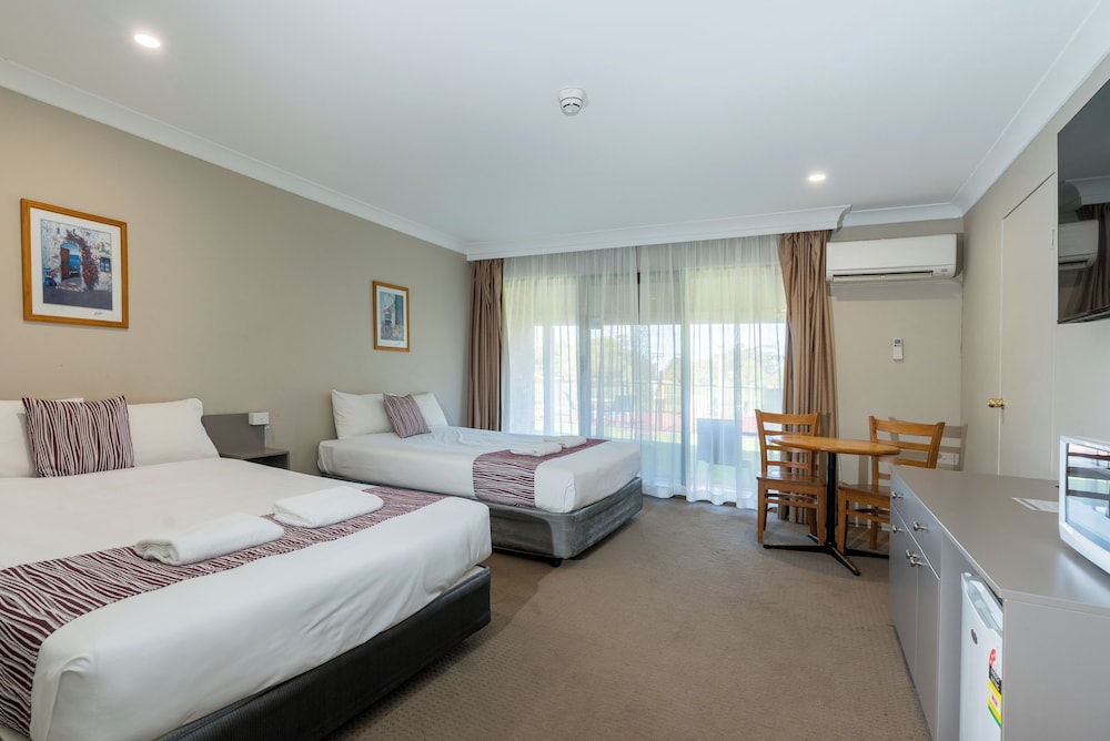 Standard Double or Twin Room photo 1