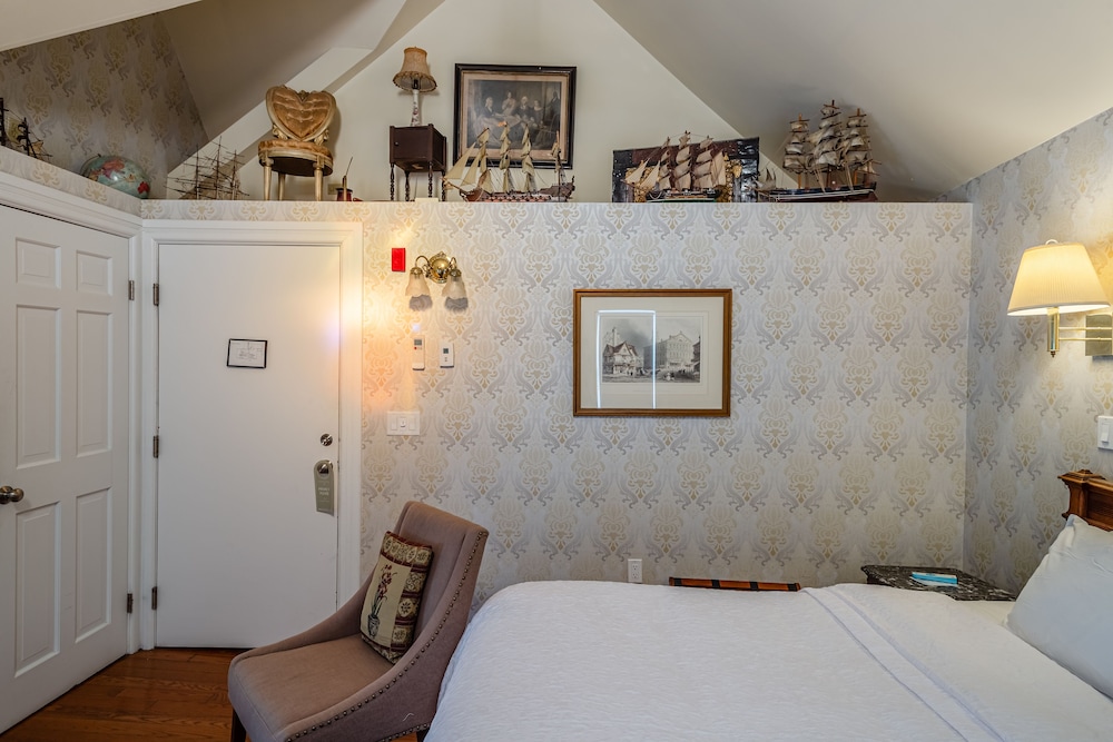 Rathbone Room in The 1661 Inn