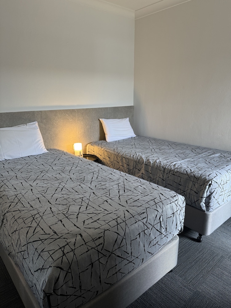 Family Room, Non Smoking, Balcony, 2 BR Family Suite (Newly Renovated) photo 3