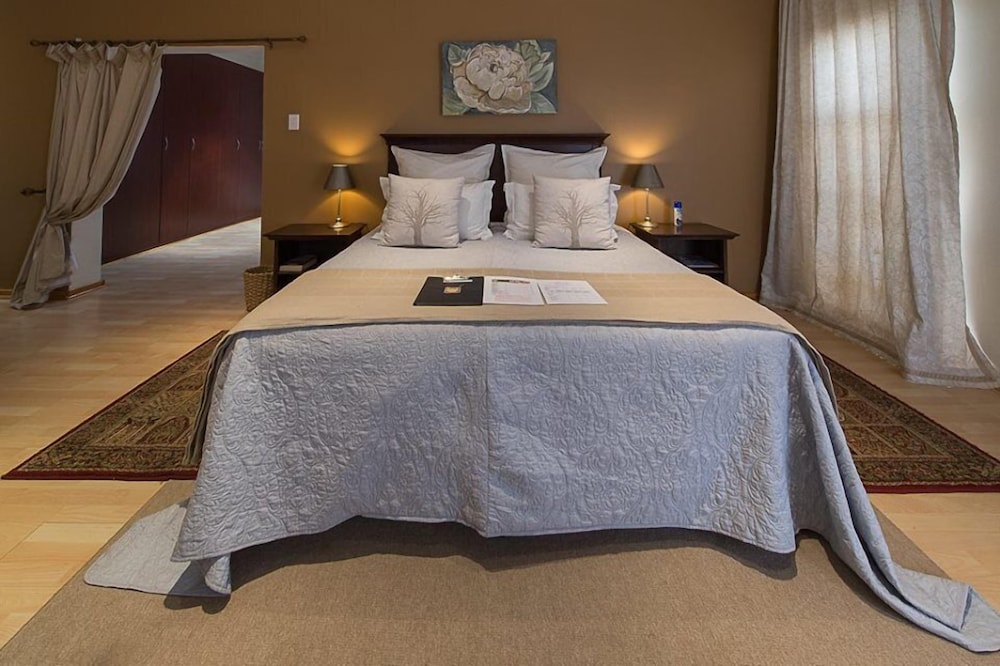 Luxury Room, Courtyard View, Executive Level