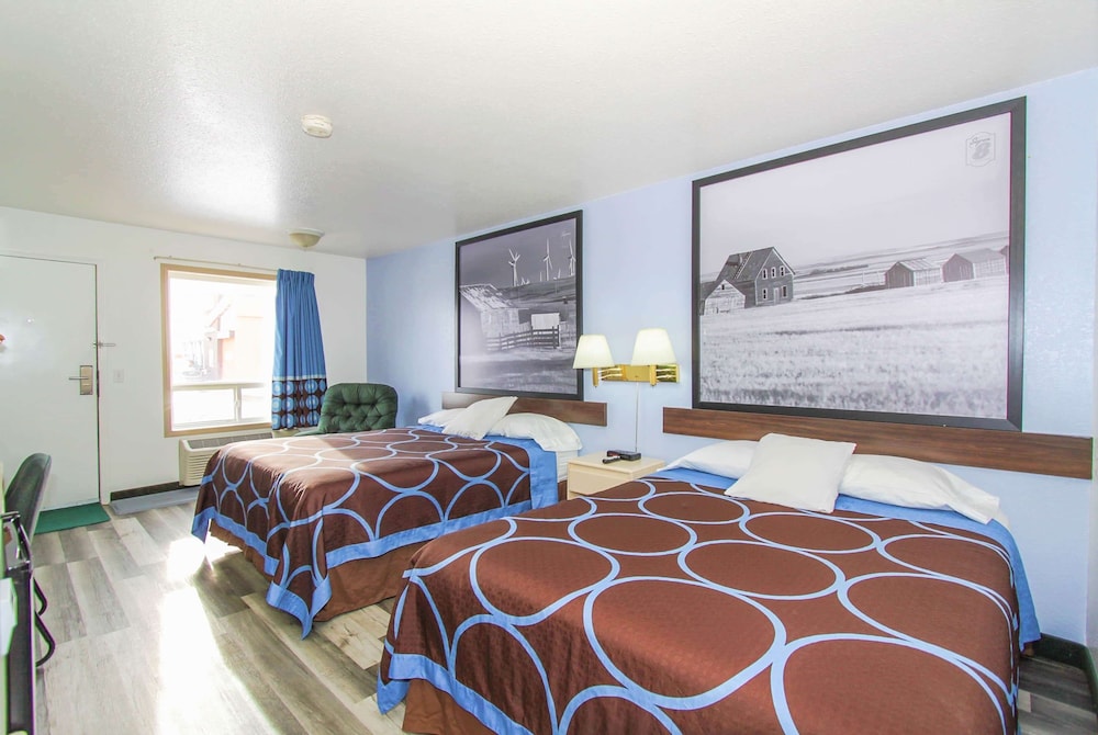 2 Queen Beds, First Floor, Non-Smoking - Photo 1