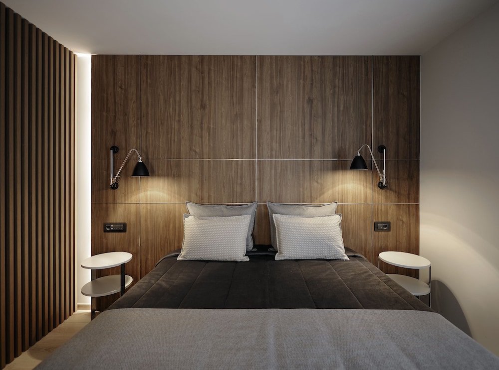 Deluxe Suite, 1 King Bed with Sofa bed
