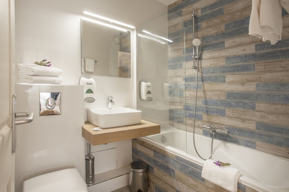 Chambre Double, vue rue - Photo 4