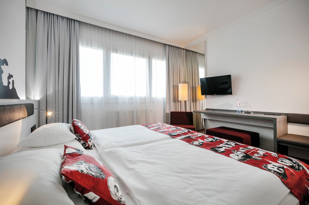 Comfort Room, River View - Photo 1