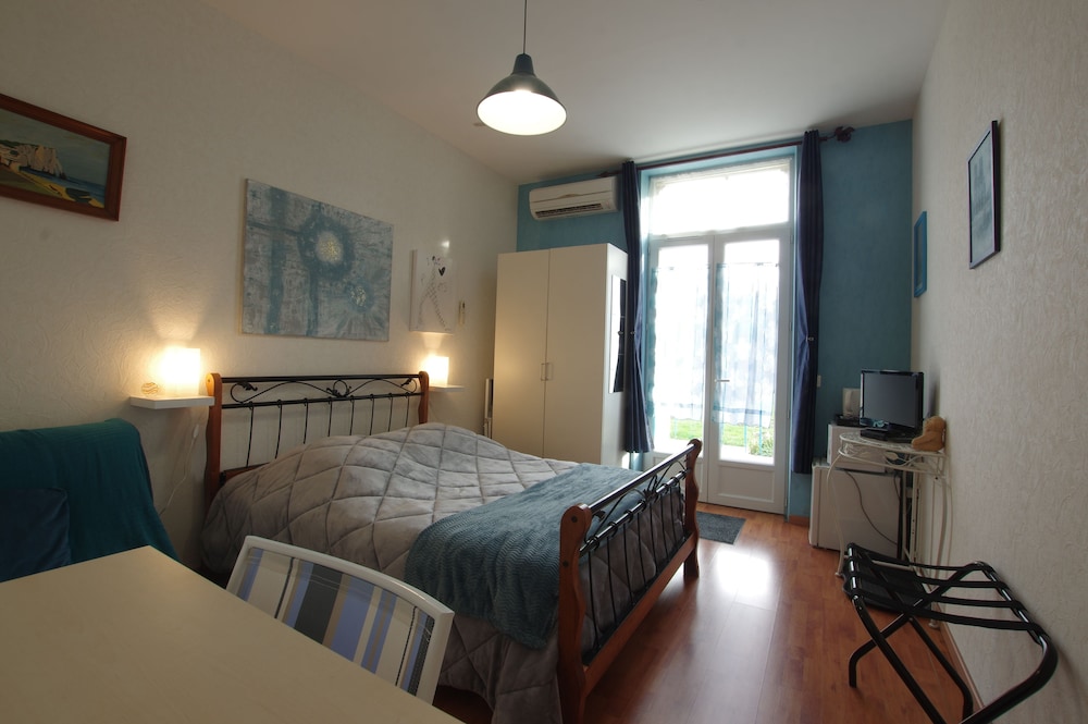 Room (Europe) photo 1
