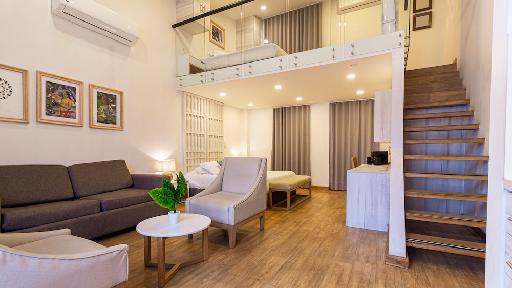 Deluxe Suite