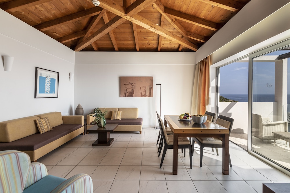 Suite Sea View with Indoor Jacuzzi photo 2