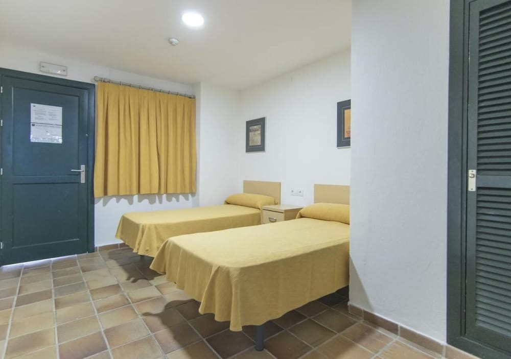 Basic Double Room, Private Bathroom photo 2