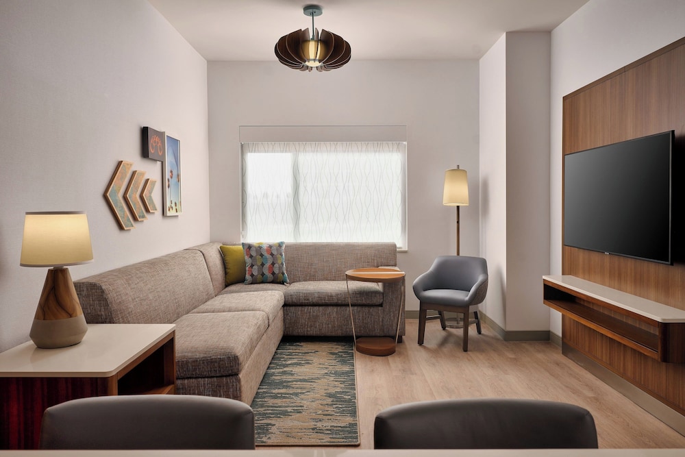 Suite, 1 Bedroom - Photo 5