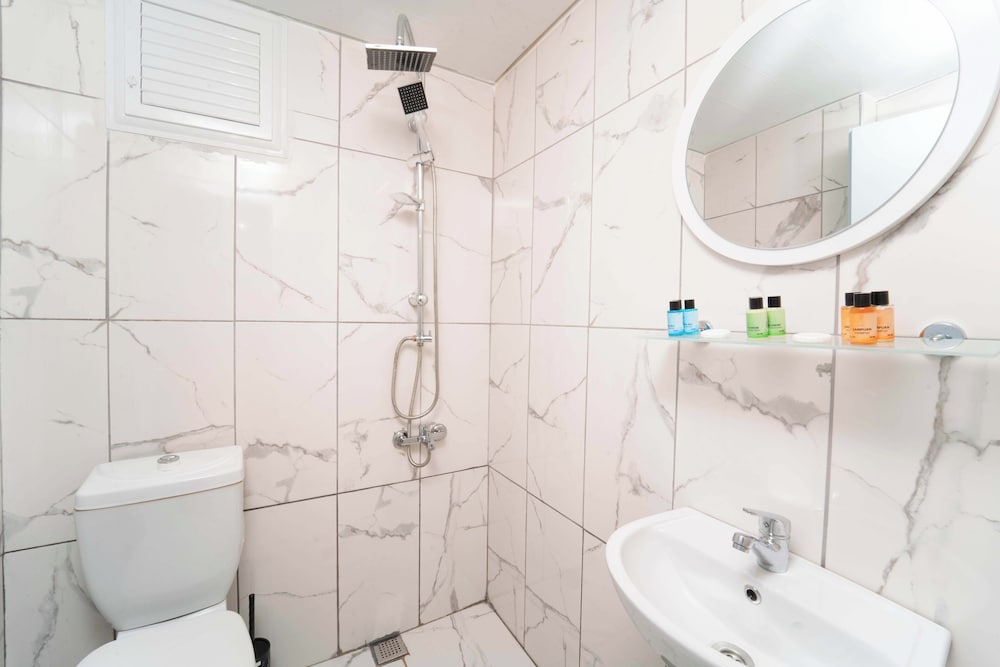 Standard Room - Photo 23