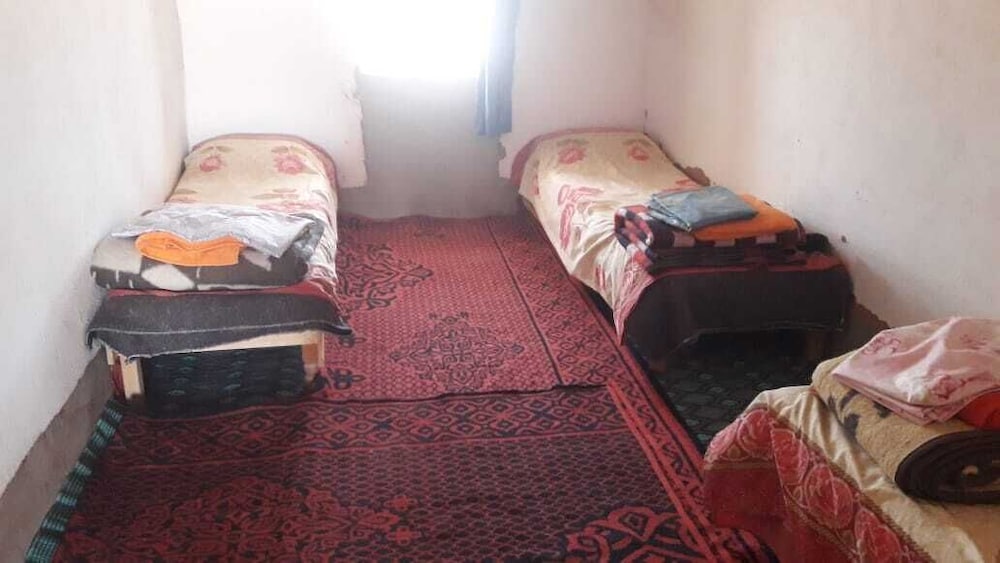 Basic Triple Room photo 1