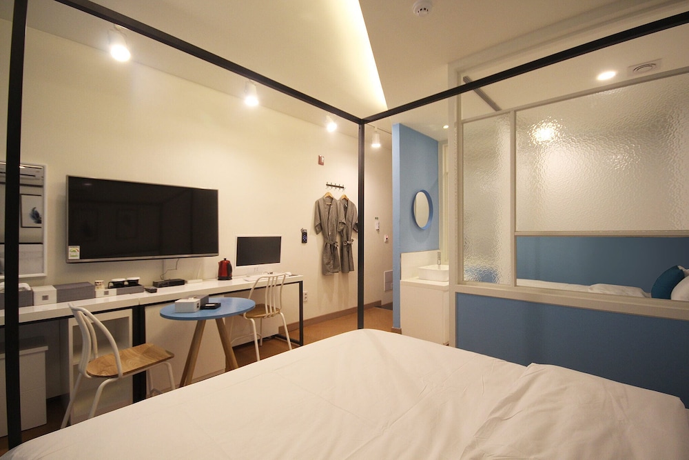 Deluxe Double Room, Non Smoking - Photo 20