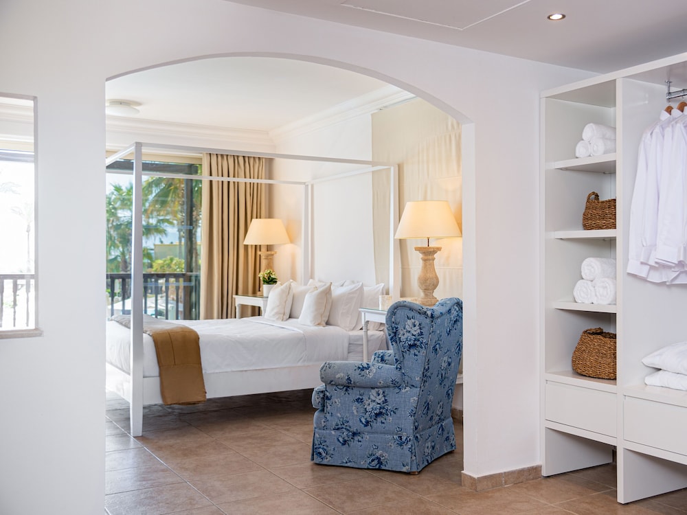 Luxury Family Suite (4 adults) - Photo 1