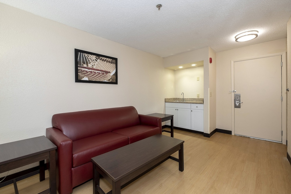 Premium Suite, Multiple Beds (Upgraded Bedding & Snack, Smoke Free) - Photo 4