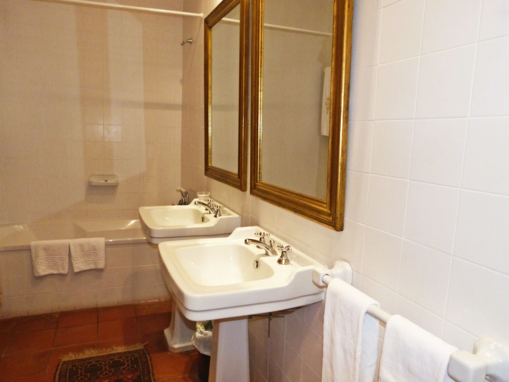 Family Room for 2 adults and 2 children photo 2