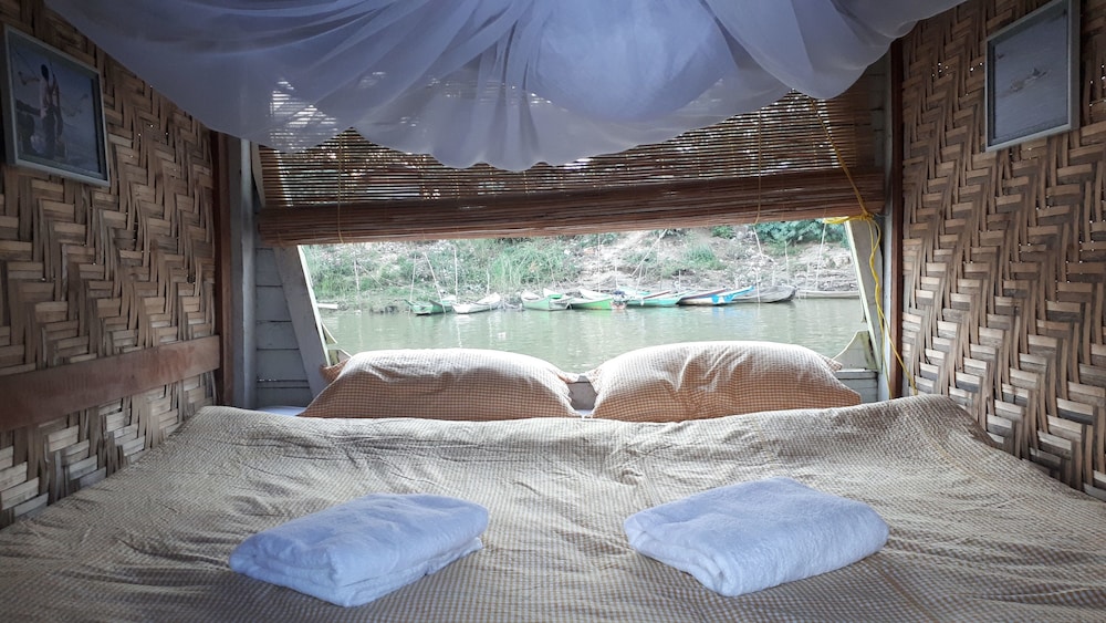 Single Room (Includes Deluxe Tent) photo 3