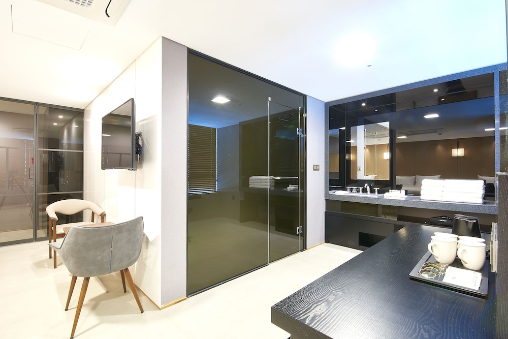 Deluxe Triple Room photo 2