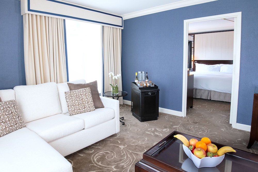 Alexander Executive Suite - Photo 6