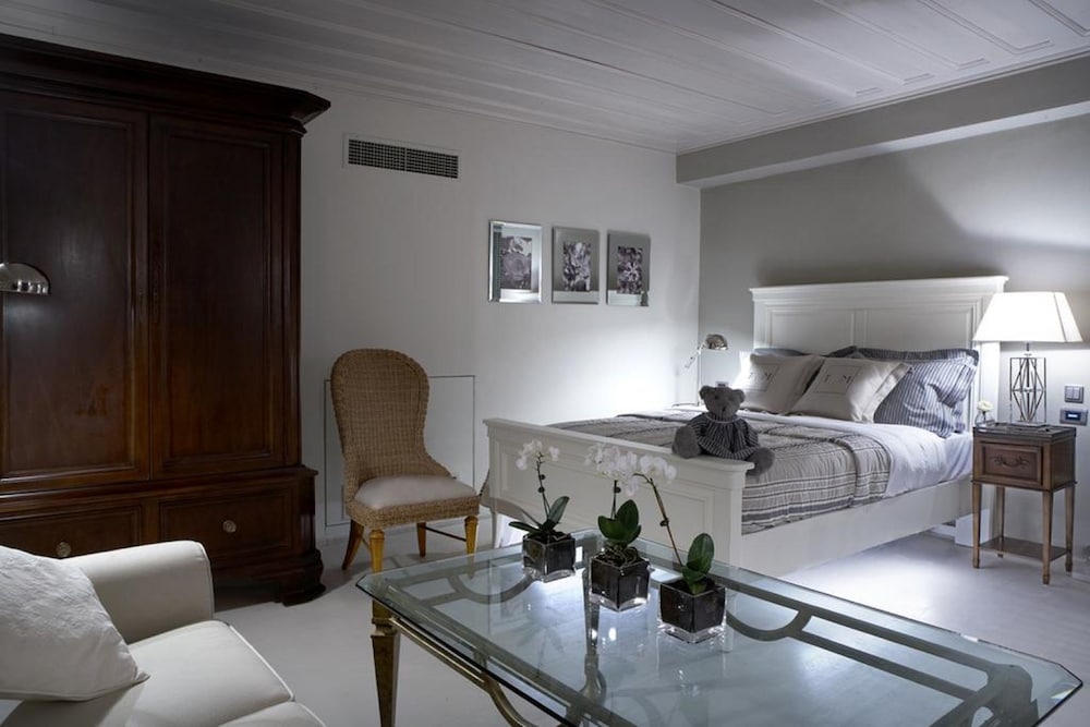 Tower Junior Suite Private Veranda, Garden View photo 1