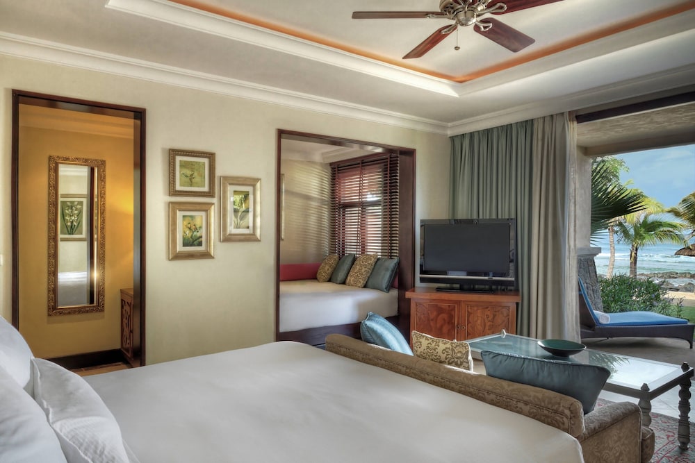 Family Suite, 1 King Bed - Photo 4