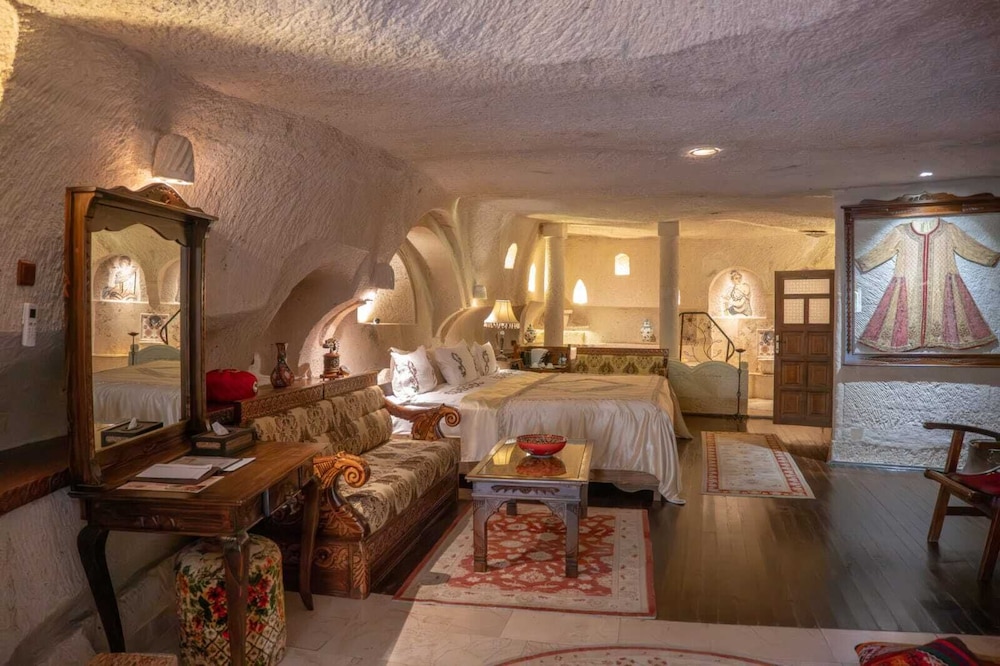 ROMAN KING SUITE with TURKISH HAMAM photo 2