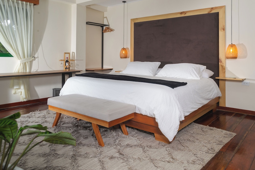 Deluxe Suite, Valley View