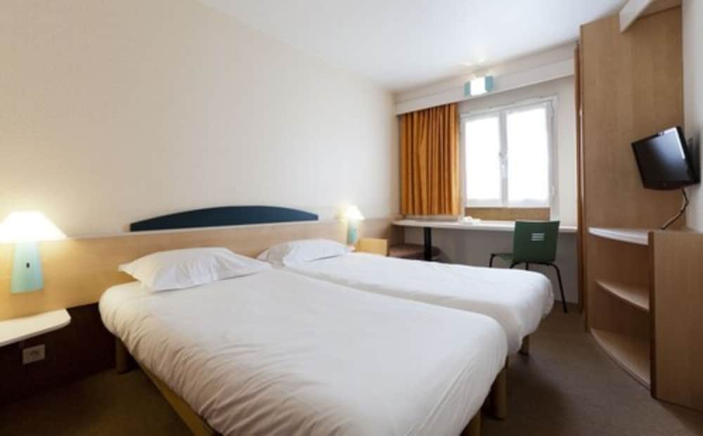 Standard Twin Room, 2 Twin Beds photo 2