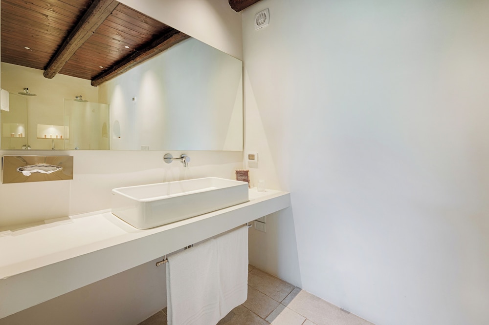 Deluxe Double Room - Photo 7